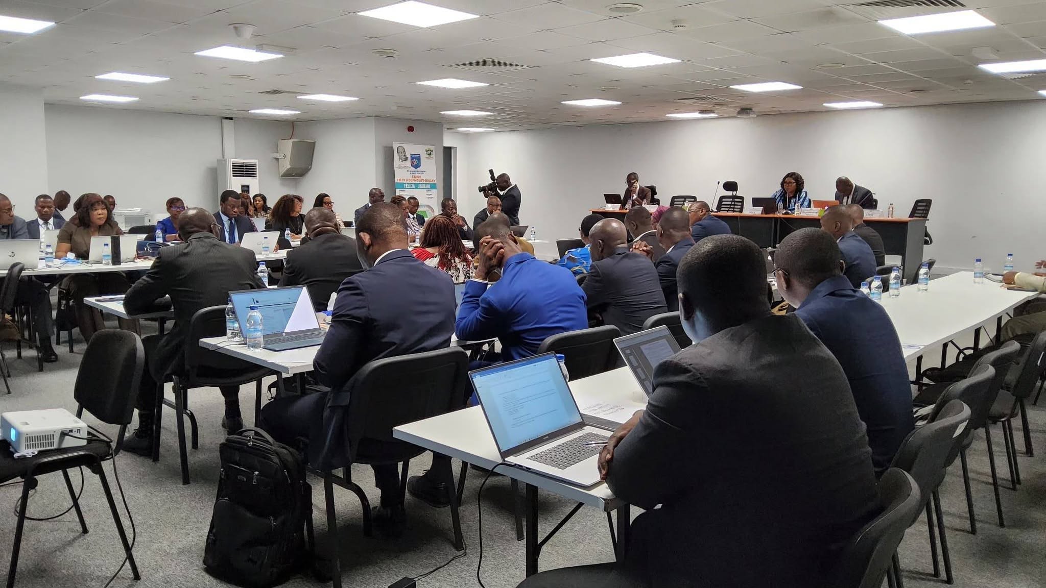 LA DAF ORGANISE L’ATELIER DE VALIDATION DU RASP ET DU TABLEAU DE BORD DU 2E SEMESTRE 2025 DU MINISTÈRE DES FINANCES ET DU BUDGET.