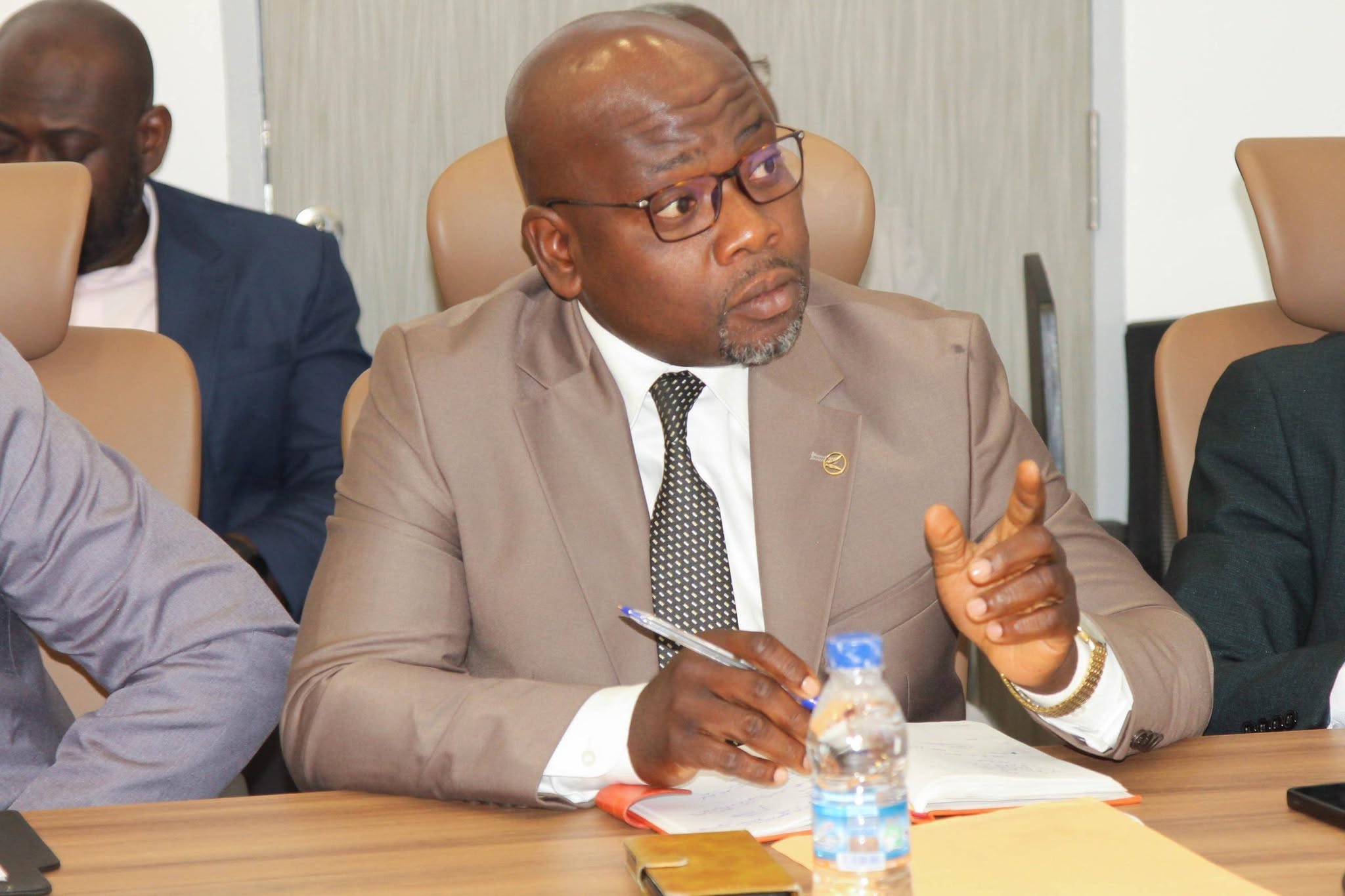 REVUE DE SUIVI DES DEPENSES D'INVESTISSEMENT DU MEFB